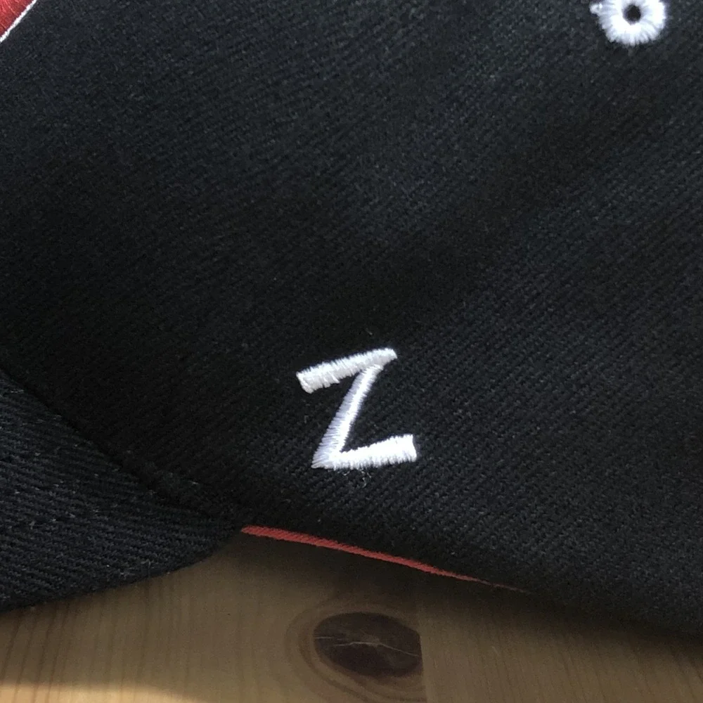 Indiana Hoosiers Zephyr Stretch Fit Hat Size M/L Black Red NCAA